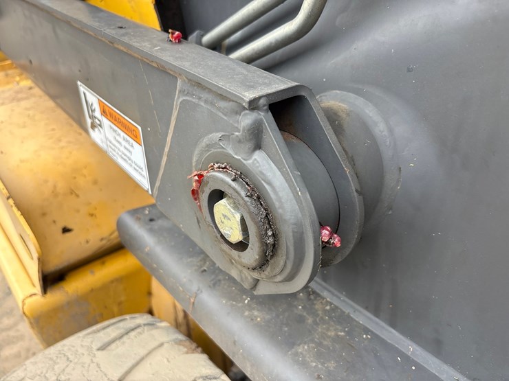 2019-new-holland-l228-image-20