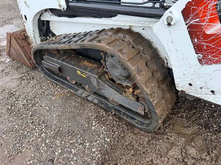 2024-bobcat-t450-image-15