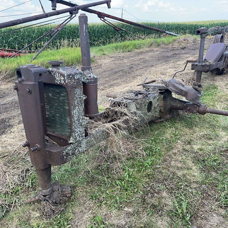 John Deere B