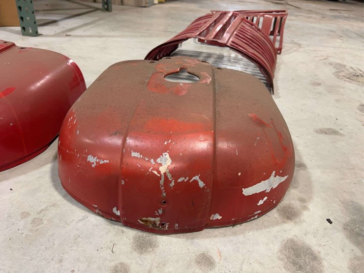 (2)-grilles-and-nose-pieces-for-a-300-or-350-farmall-tractors-image-14