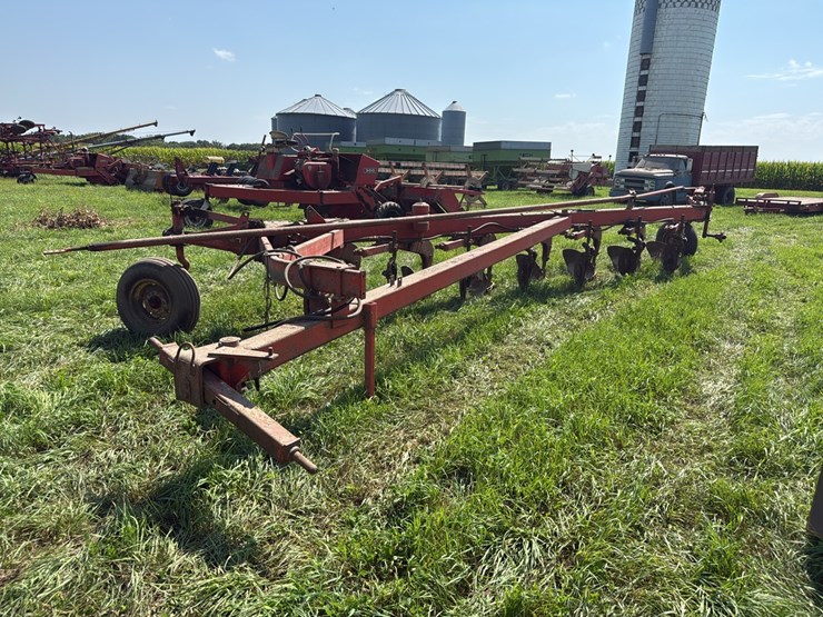 case-7-bottom-molboard-plow-image-1