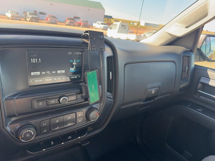 2019-chevrolet-silverado-1500-image-18