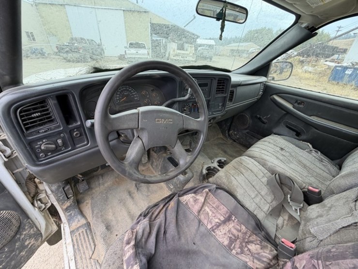 2005-gmc-sierra-2500-image-10