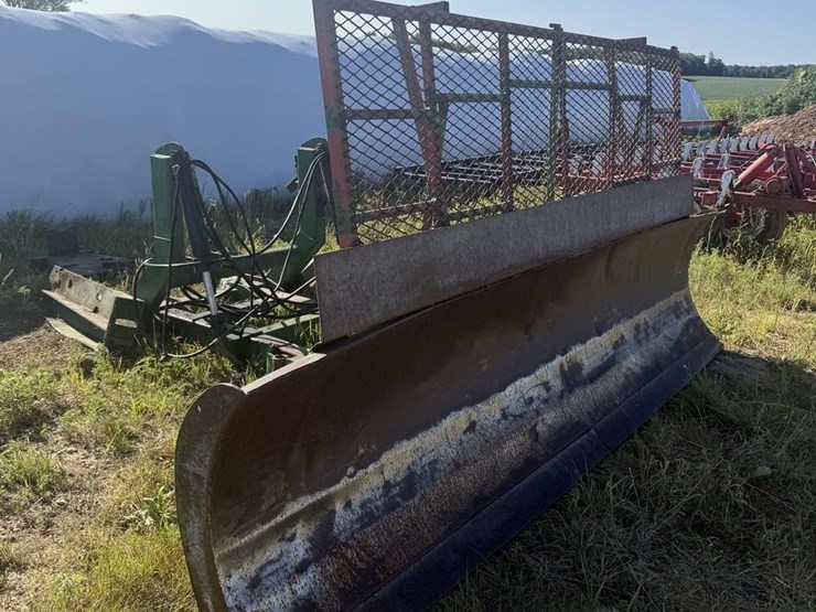 #202-•-john-deere-agricultural-attachment-image-6