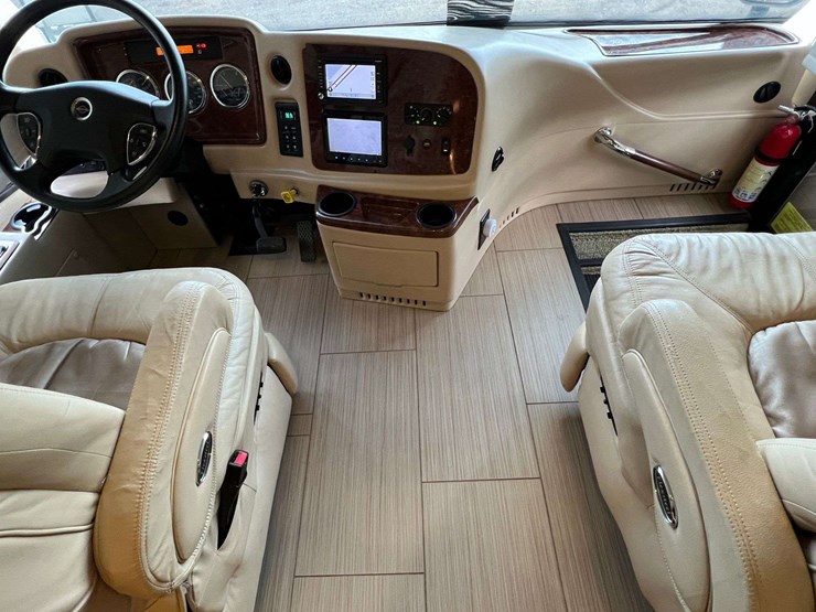 2016-entegra-coach-aspire-44b-mountain-master-luxury-diesel-pusher-motorhome-(51,192-miles)-image-171