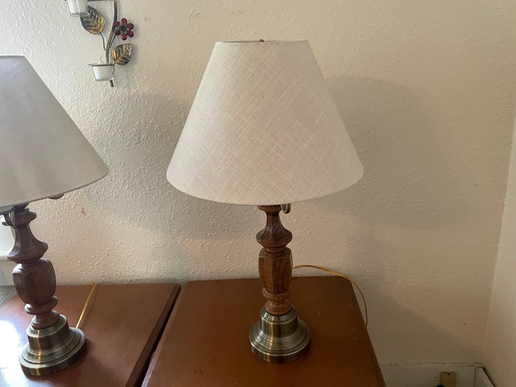 #6244-•-(2)-end-tables-and-lamps-image-9