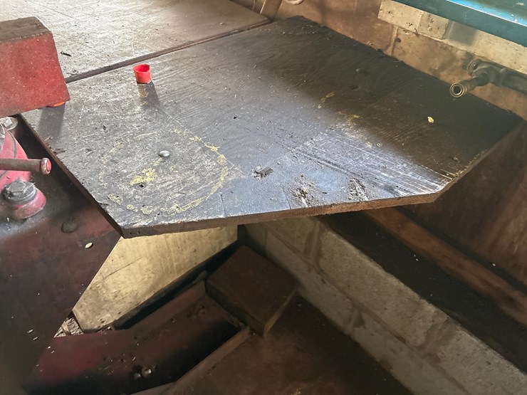 #1614-•-heavy-duty-bench-vice-image-5