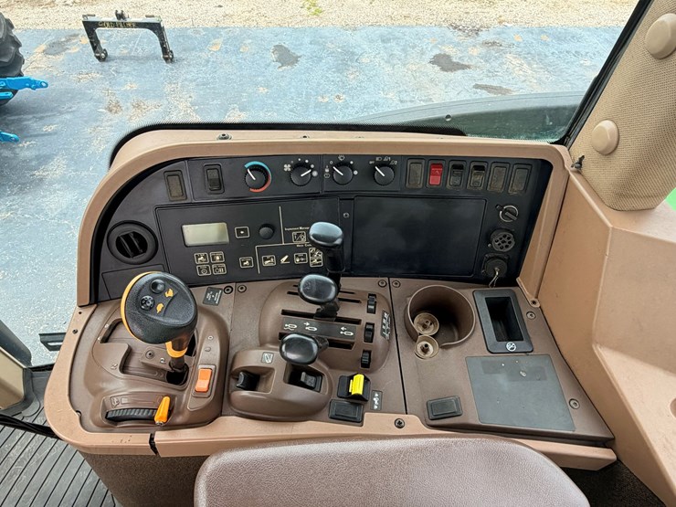 2004-john-deere-7820-image-17