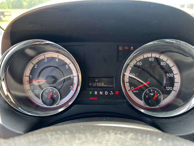 2015-dodge-grand-caravan-image-29