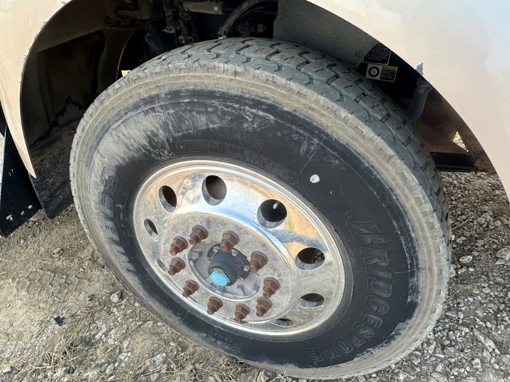 2011-kenworth-t800-image-14