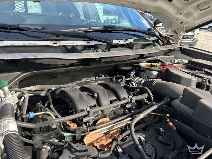 2019-ford-explorer-image-18
