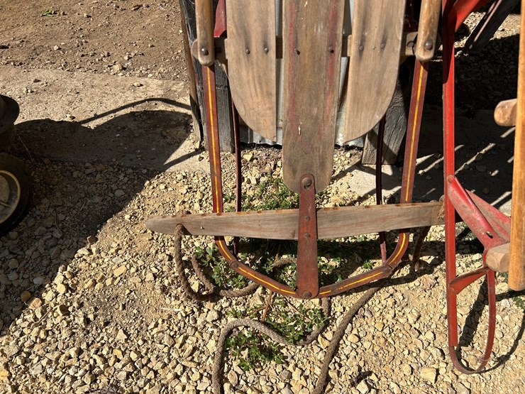 #6270-•-(2)-vintage-runner-sleds-image-3