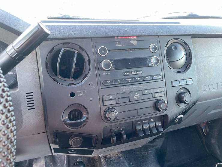 2013-ford-f550-image-13