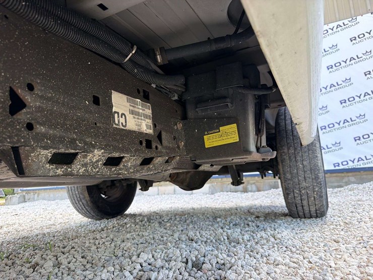 2014-chevrolet-express-g2500-image-36