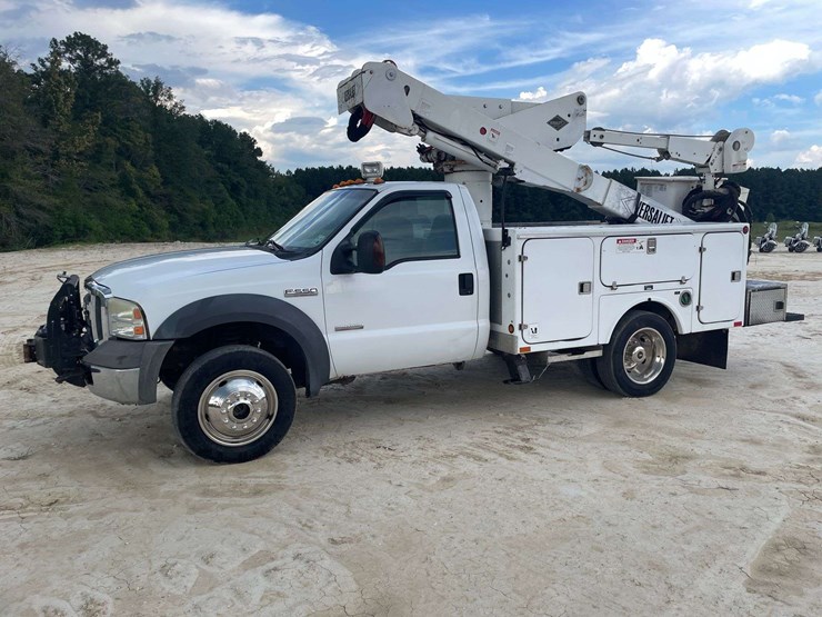 2005-ford-f550-image-1