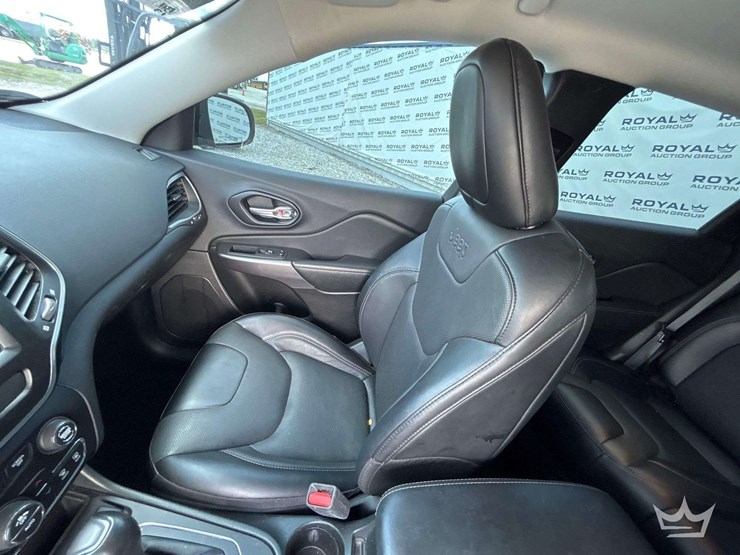 2022-jeep-cherokee-image-14