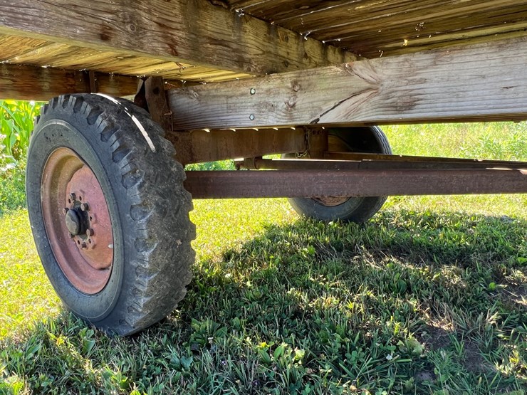 #5722-•-wooden-flat-rack-on-running-gear-image-5