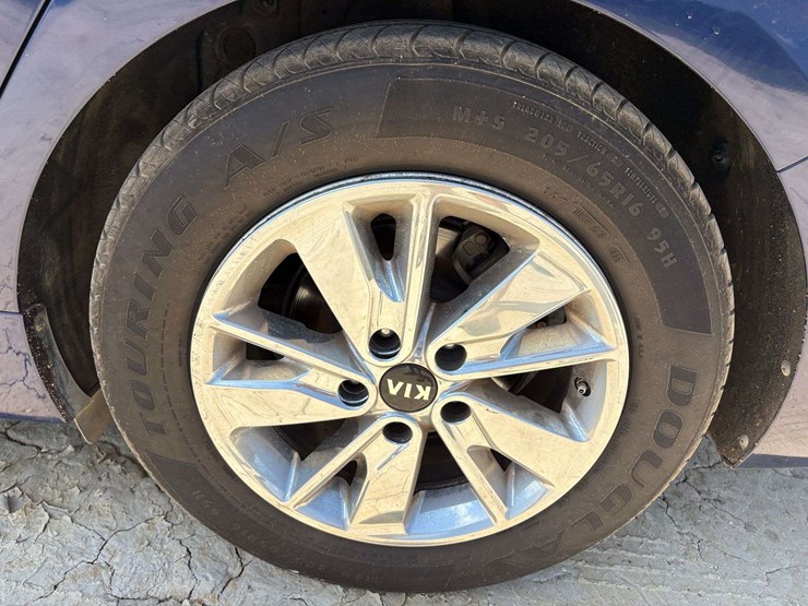 2018-kia-optima-4-door-sedan-(165,266-miles)-image-8