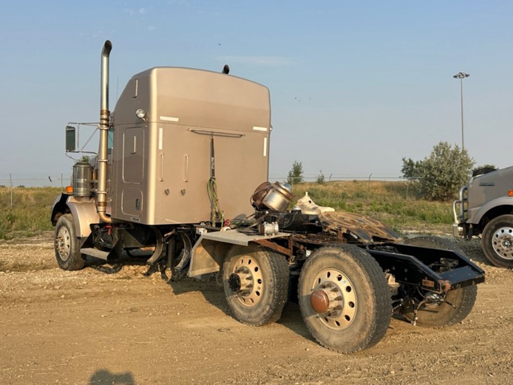 2013-kenworth-t800-image-7