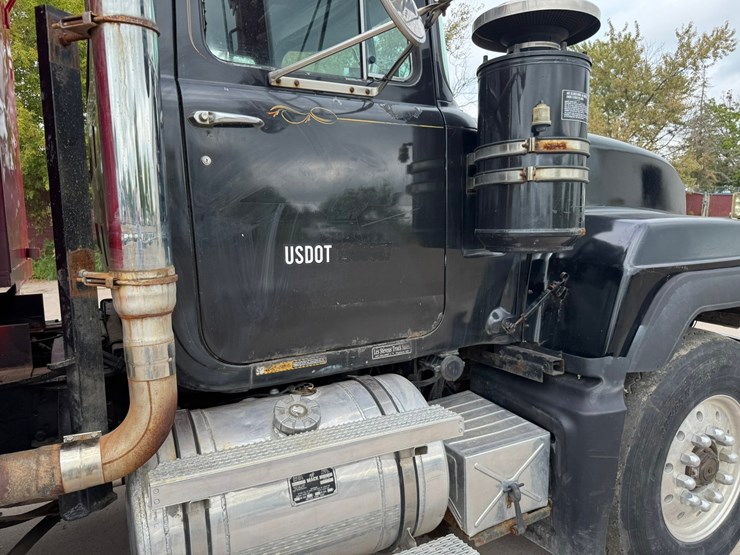 1995-mack-rd688s-image-30