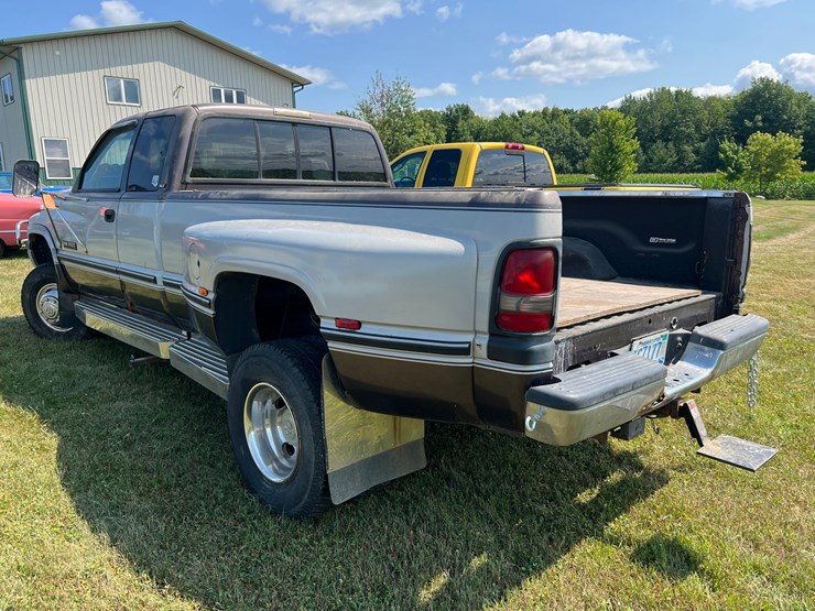 1997-dodge-ram-3500-image-2