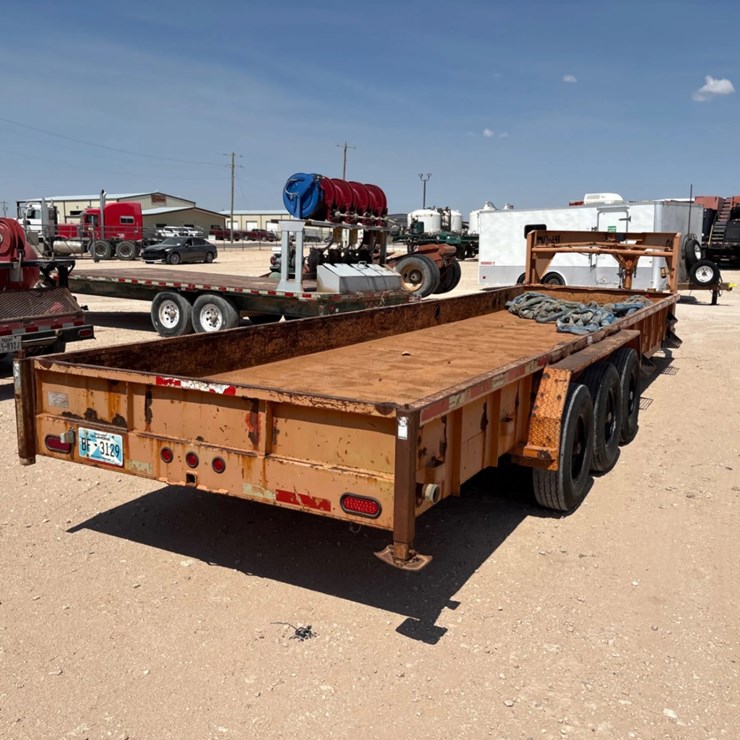 2012 TRAIL MASTER 28’ X 7’ 3-AXLE GOOSENECK TRAILER
