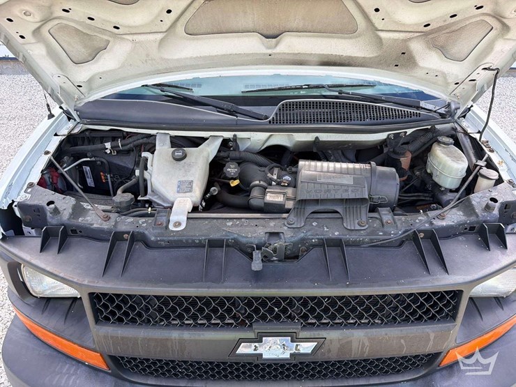 2014-chevrolet-express-g2500-image-30