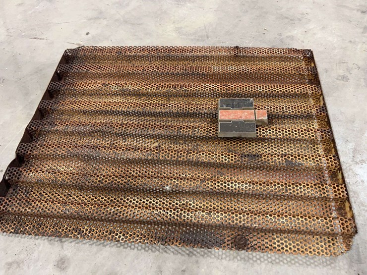 (3)-international-harvester-grille-inserts-image-5