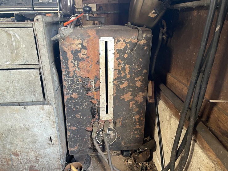 #1676-•-miller-ac-arc-welder-image-1