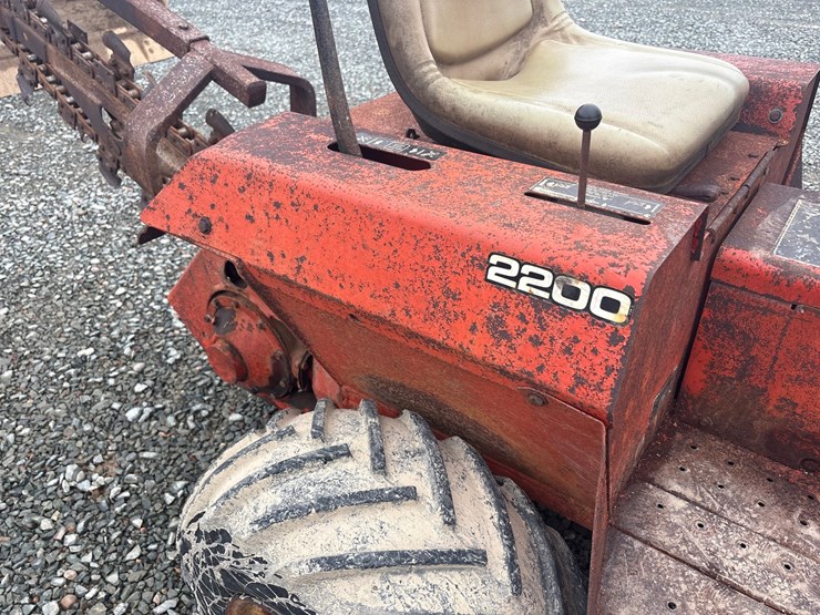 ditch-witch-2200-image-13