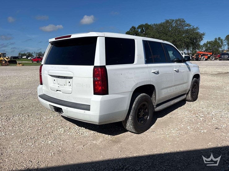2016-chevrolet-tahoe-image-3