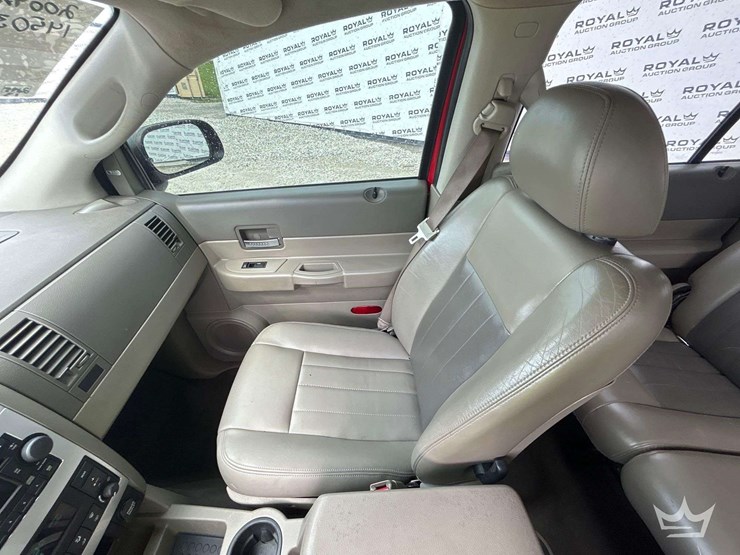 2004-dodge-durango-image-21