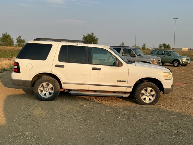 2006-ford-explorer-image-4