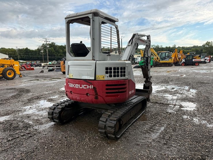 2009-takeuchi-tb138fr-image-4