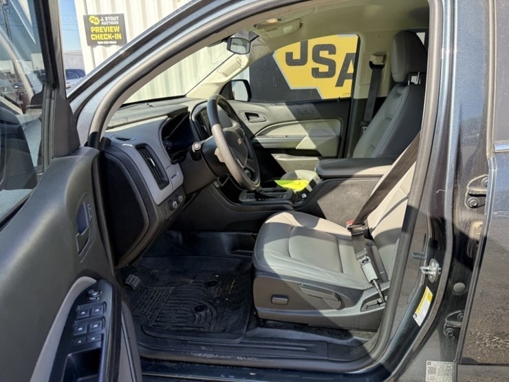 2019-chevrolet-colorado-image-22