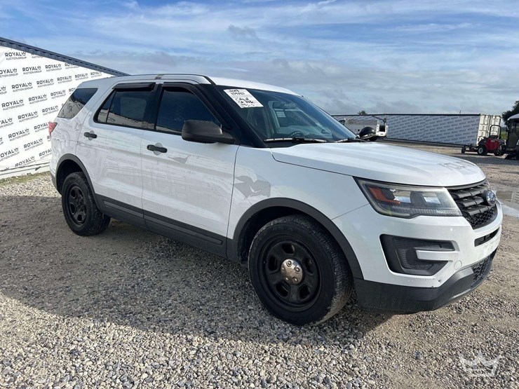 2019-ford-explorer-image-2