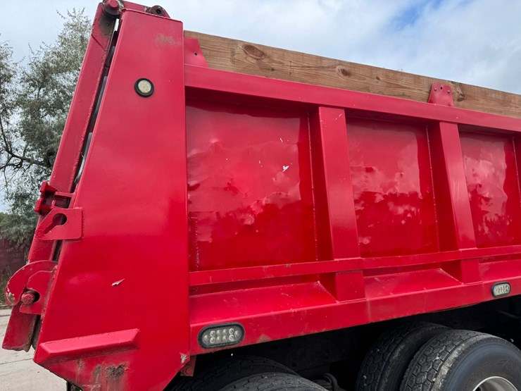 1995-mack-rd688s-image-23