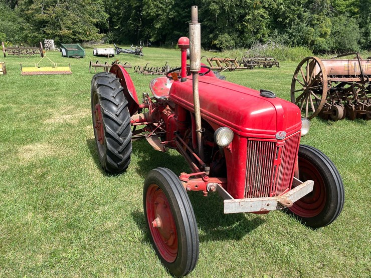 ford-tractor-image-2