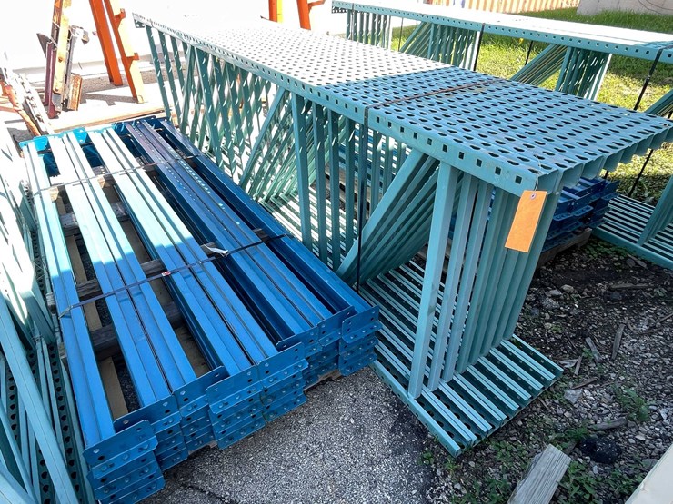 #9006-•-tear-drop-pallet-racking-(shed)-image-1