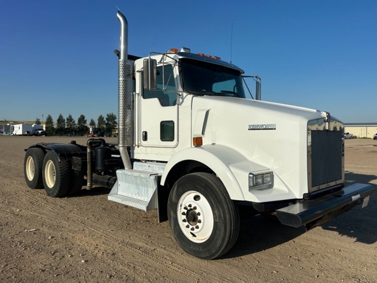 2012-kenworth-t800-image-3