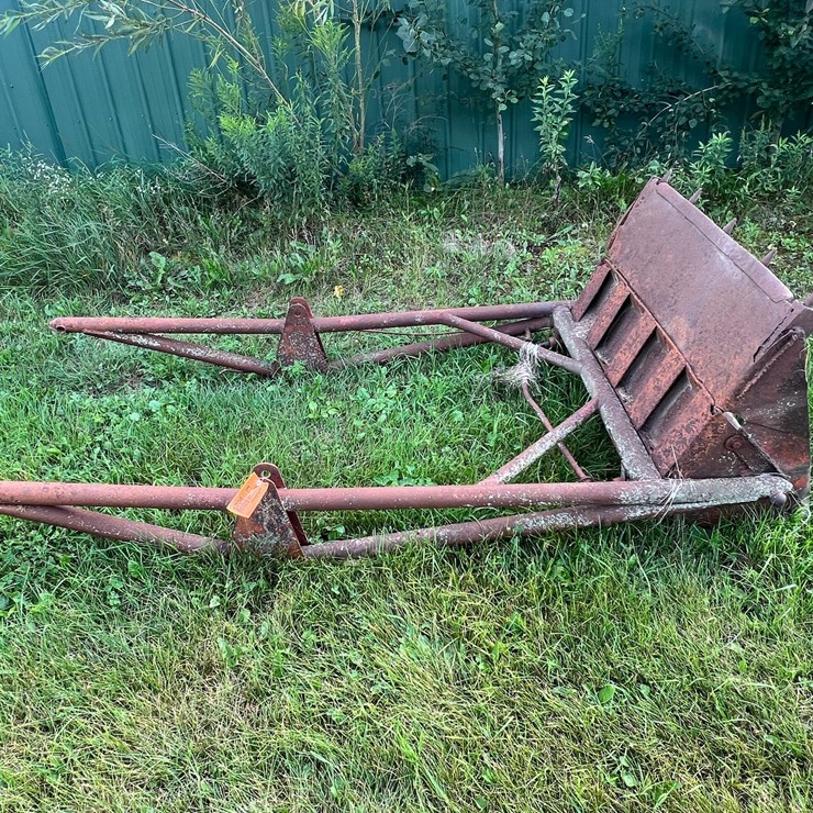 #5708 • Tractor Loader Arms and Bucket