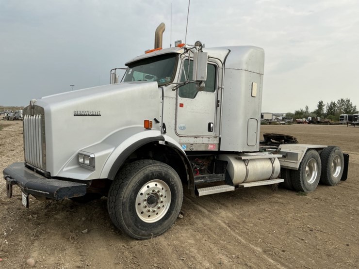 2012-kenworth-t800-image-1
