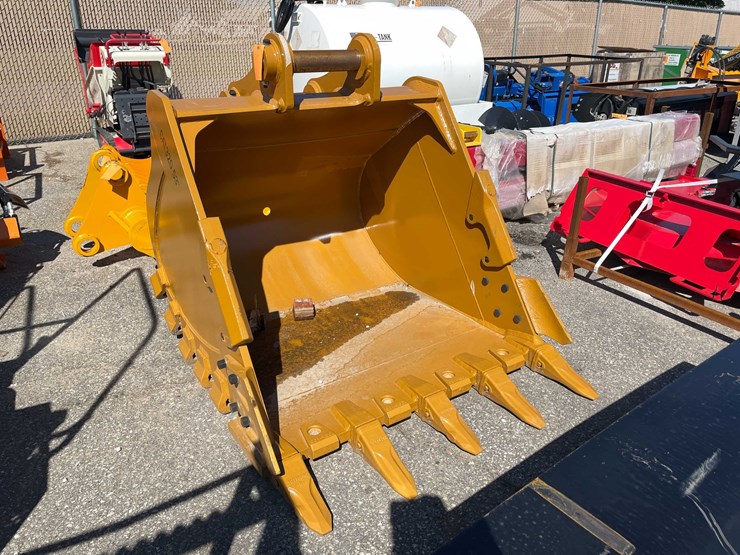 caterpillar-320-image-3