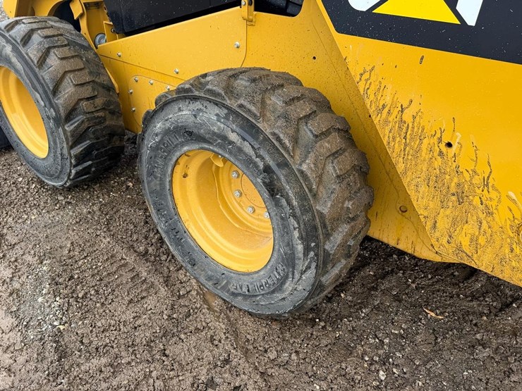 2015-caterpillar-262d-image-16