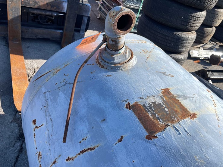 #9104-•-240-gallon-air-tank-(o4)-image-2