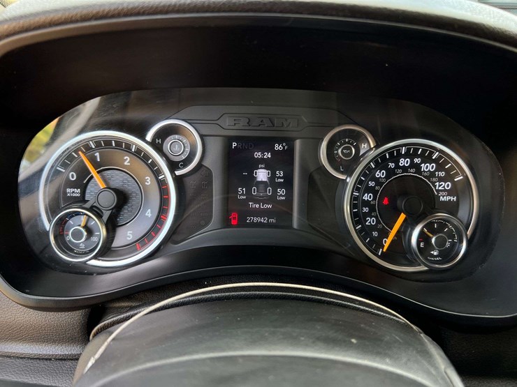 2019-ram-2500-tradesman-image-29