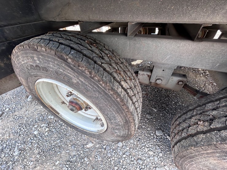 #212-•-2014-saub-pull-behind-service-trailer-image-2