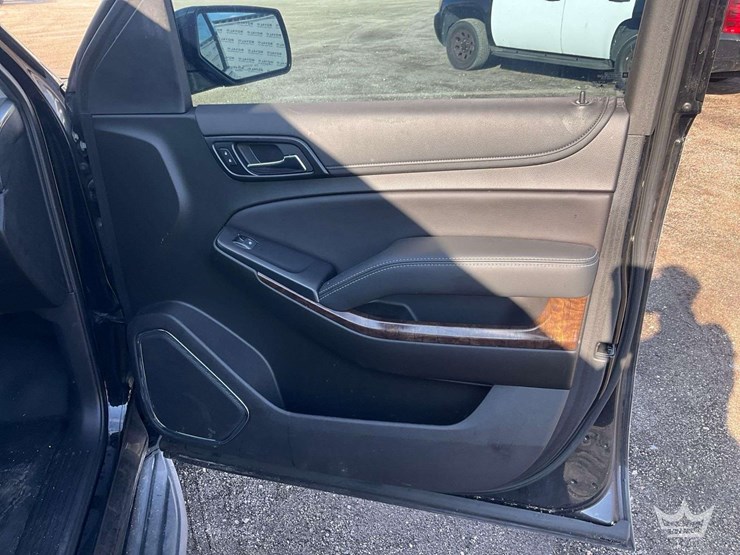 2020-chevrolet-tahoe-image-24