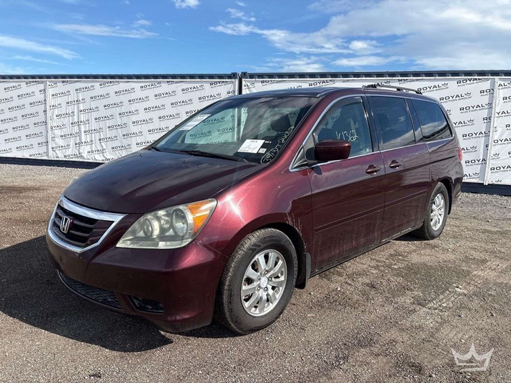 2010-honda-odyssey-image-1