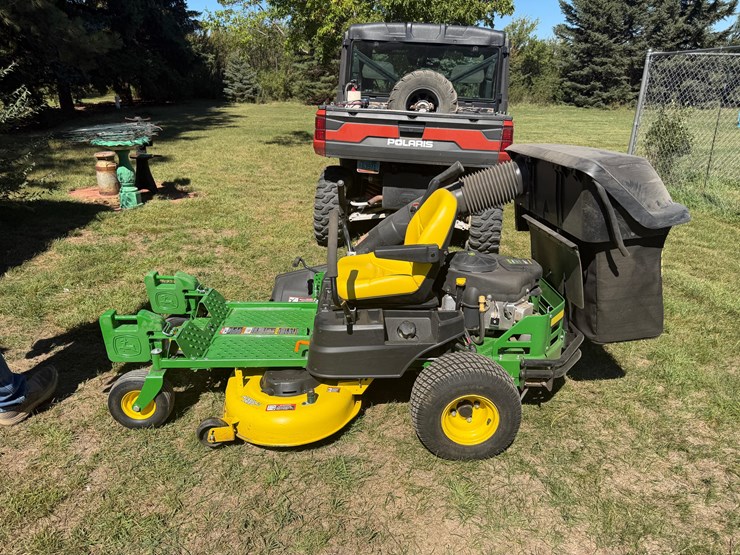 john-deere-ztrak-mower-image-2